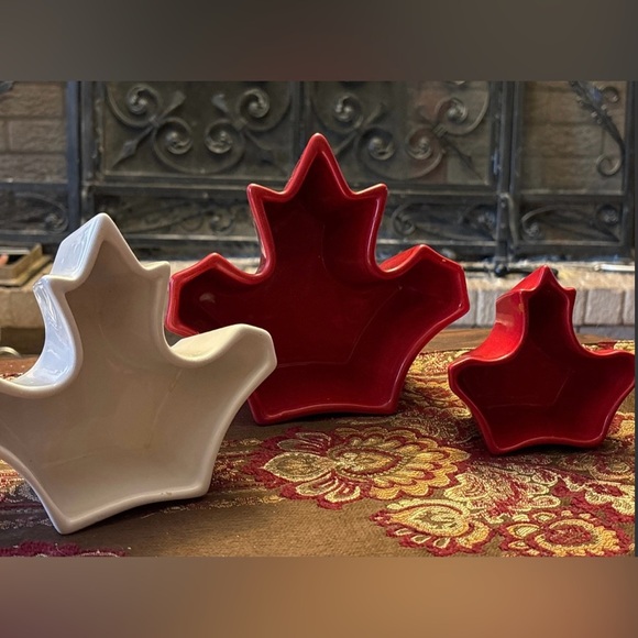 Three Maple Leaf Nestling Bowls.  Red and White. 2009 Boston Warehouse Pottery - Picture 5 of 8